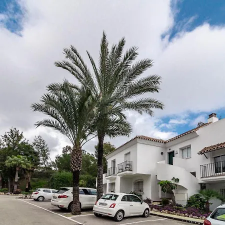 شقة Contemporary 2br Apt With Terrace In Nueva Andalucia 'the Golf Valley'