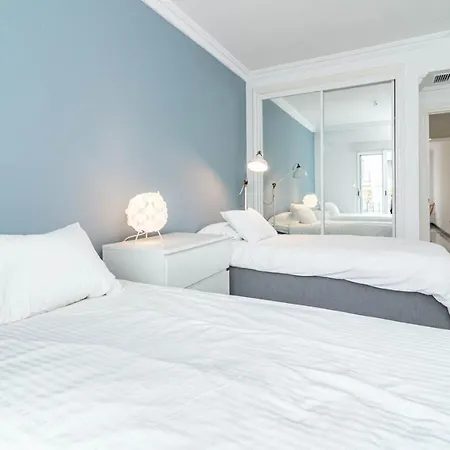 Contemporary 2br Apt With Terrace In Nueva Andalucia 'the Golf Valley' *