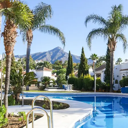 Contemporary 2br Apt With Terrace In Nueva Andalucia 'the Golf Valley' شقة ماربيا