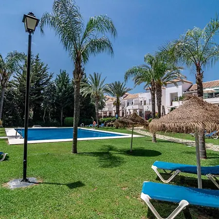 Contemporary 2br Apt With Terrace In Nueva Andalucia 'the Golf Valley' ماربيا