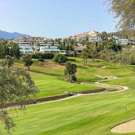 아파트 Contemporary 2br Apt With Terrace In Nueva Andalucia 'the Golf Valley' *
