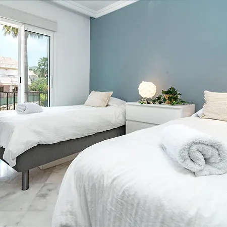 Contemporary 2br Apt With Terrace In Nueva Andalucia 'the Golf Valley' *