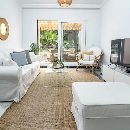 Contemporary 2br Apt With Terrace In Nueva Andalucia 'the Golf Valley' * 마르베야